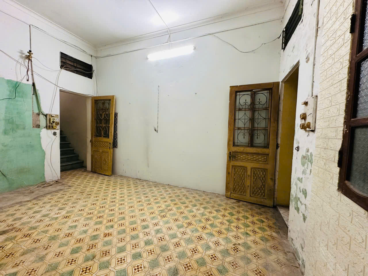 BÁN ĐẤT TẶNG NHÀ - KINH DOANH - NGÕ THÔNG - 100M RA MẶT PHỐ- Lạc Long Quân, Tây Hồ 33 m, 3T , mt 4 m, giá 7.25 tỷ