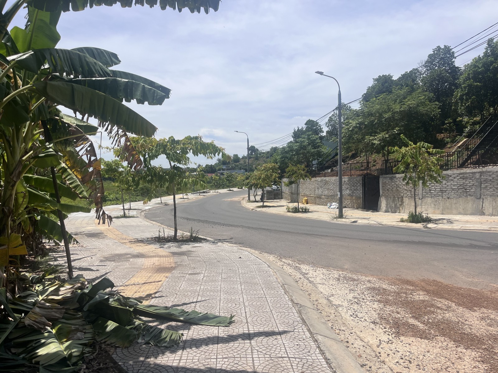 ???? LÔ ĐẤT RỘNG KIỆT Ô TÔ TÔN ĐẢN – GIÁ TỐT CHỈ 2,45 TỶ!