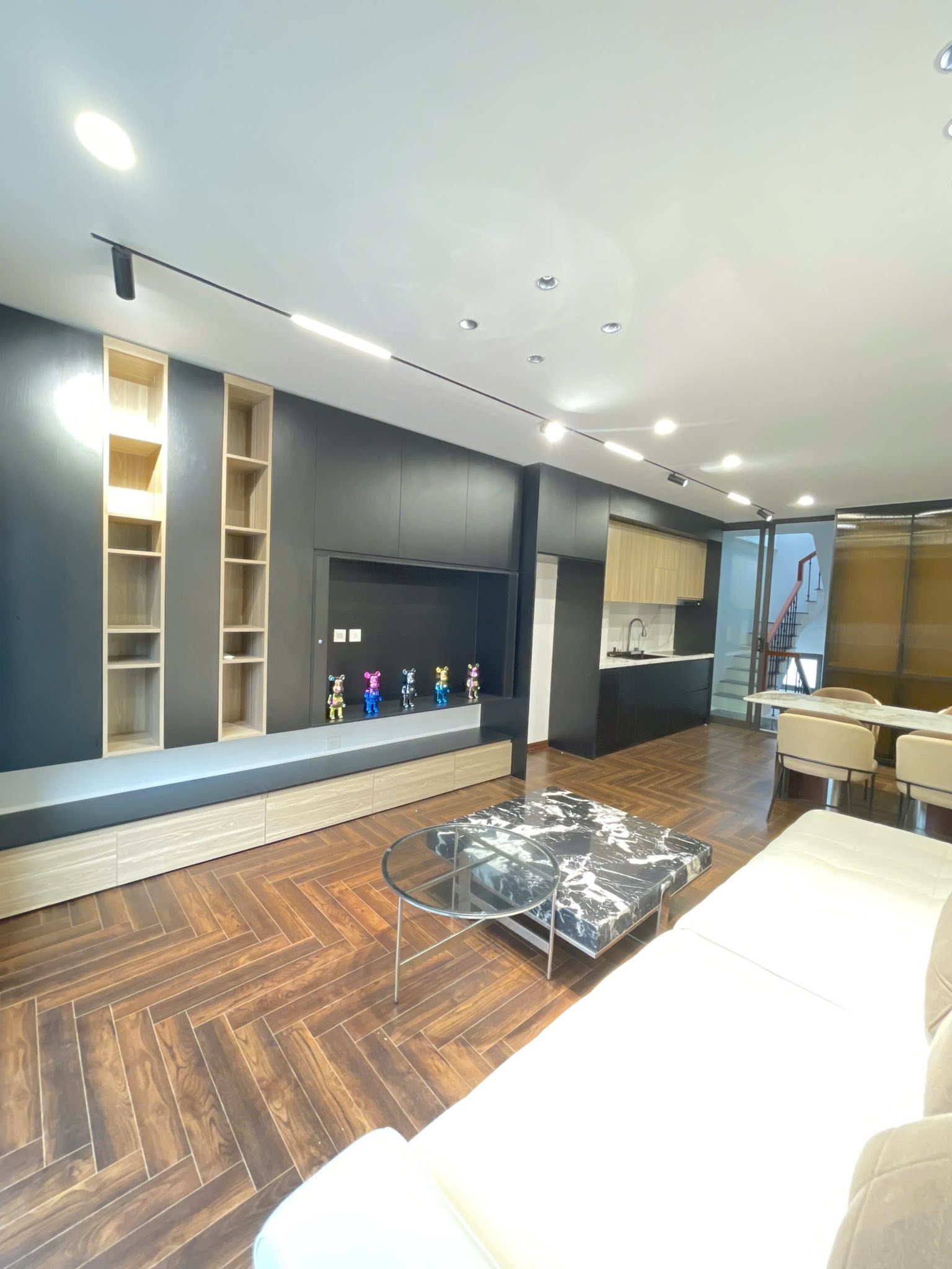 QUÁ HIẾM. TRUNG TÂM NGUYỄN VĂN CỪ 45M2, 6T THANG MÁY, GARA Ô TÔ - NHỈNH 1X TỶ