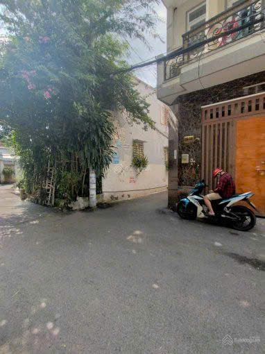 Chính chủ bán gấp nhà 2 tầng 5.3 x 15m, đường Nguyễn Văn Lượng, Ô tô thông, thích hợp ở ngay