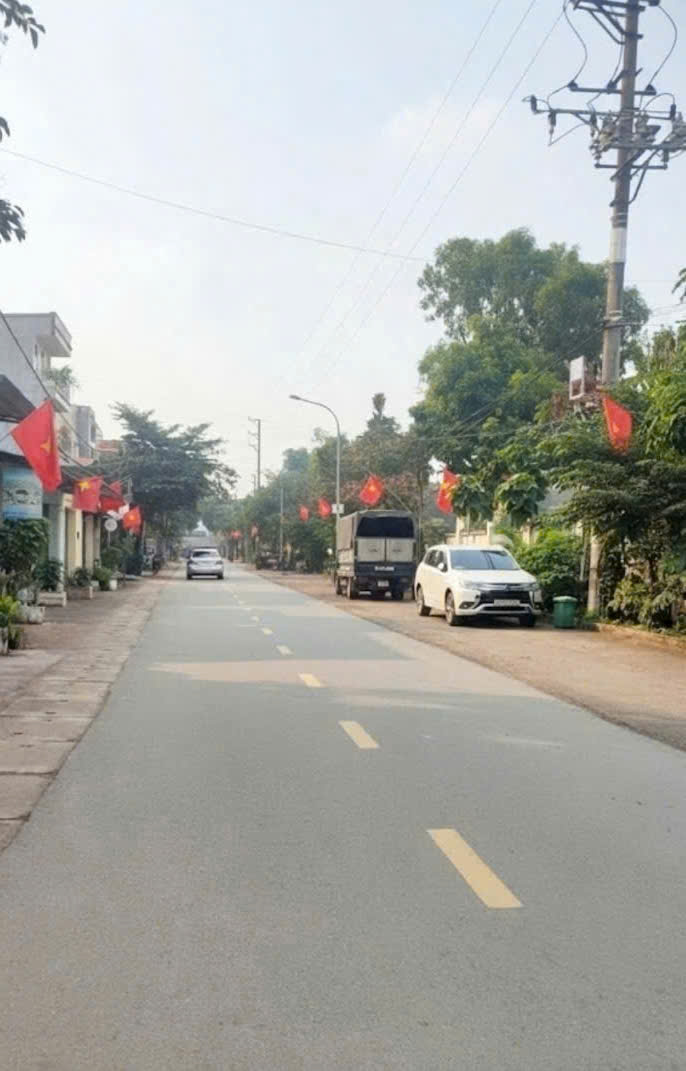 Chính chủ bán gấp 100m2 đất Hòa Lạc mặt tiền 7m2 giá đầu tư cực tốt.