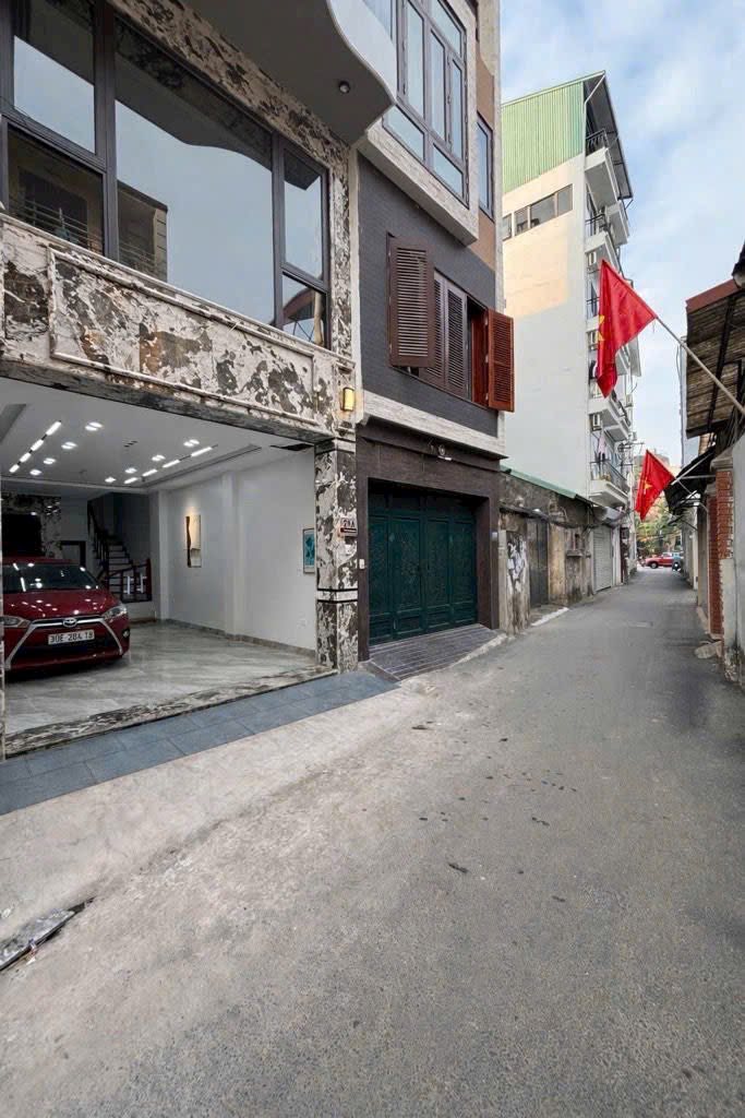 PHỐ NGUYỄN VĂN CỪ NHÀ 48M2, 8 TẦNG - GARA Ô TÔ - FULL NỘI THẤT - NHỈNH 19 TỶ