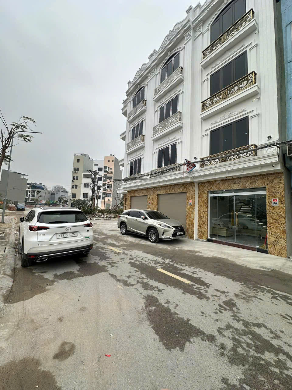 Chào bán căn nhà 4 tầng ngõ thông Ôto đi lại Văn Cao mới tinh kinh doanh tốt