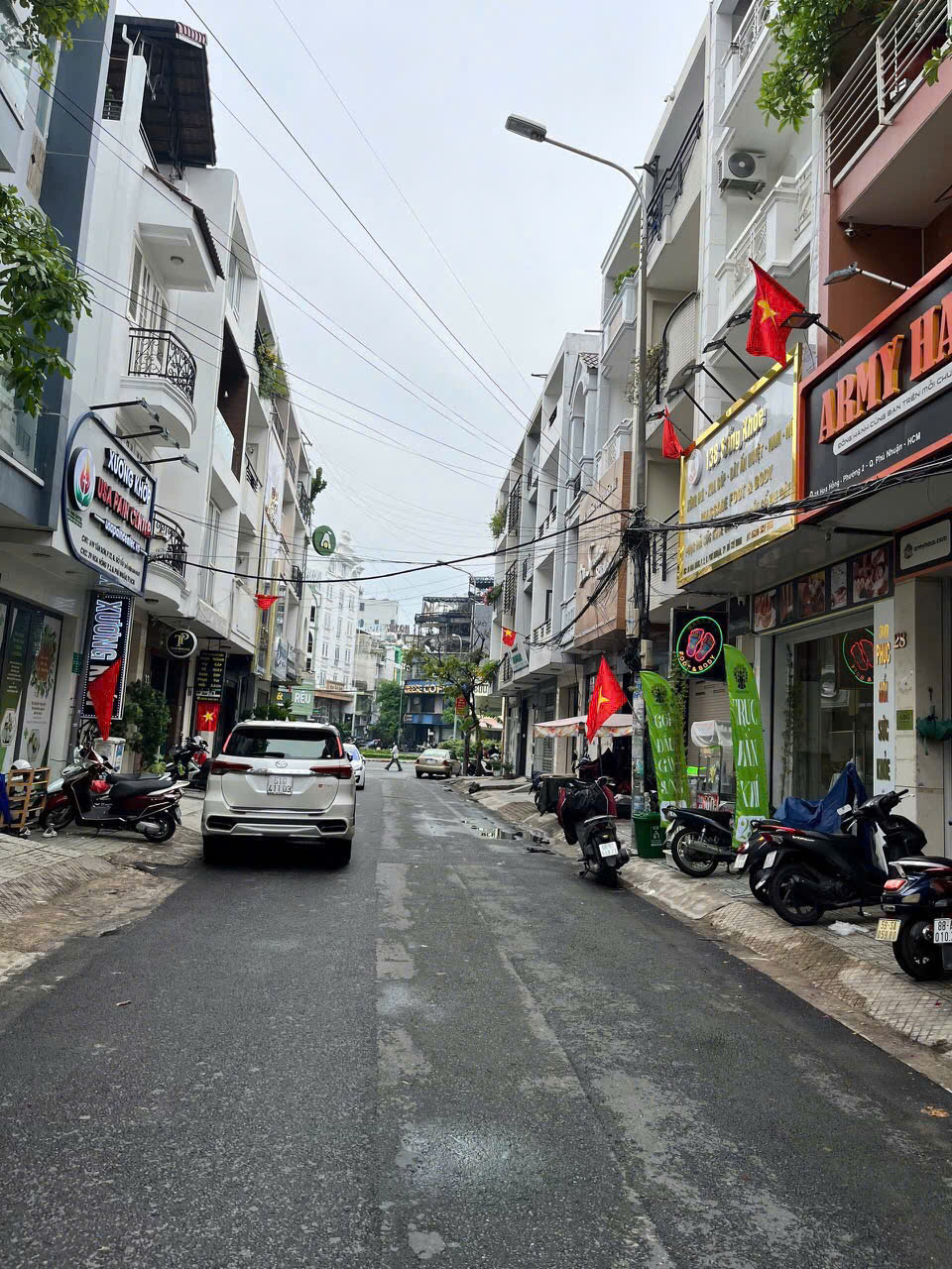 BÁN NHÀ MẶT TIỀN ĐƯỜNG HOA, P. 2, QUẬN PHÚ NHUẬN, TP. HỒ CHÍ MINH.