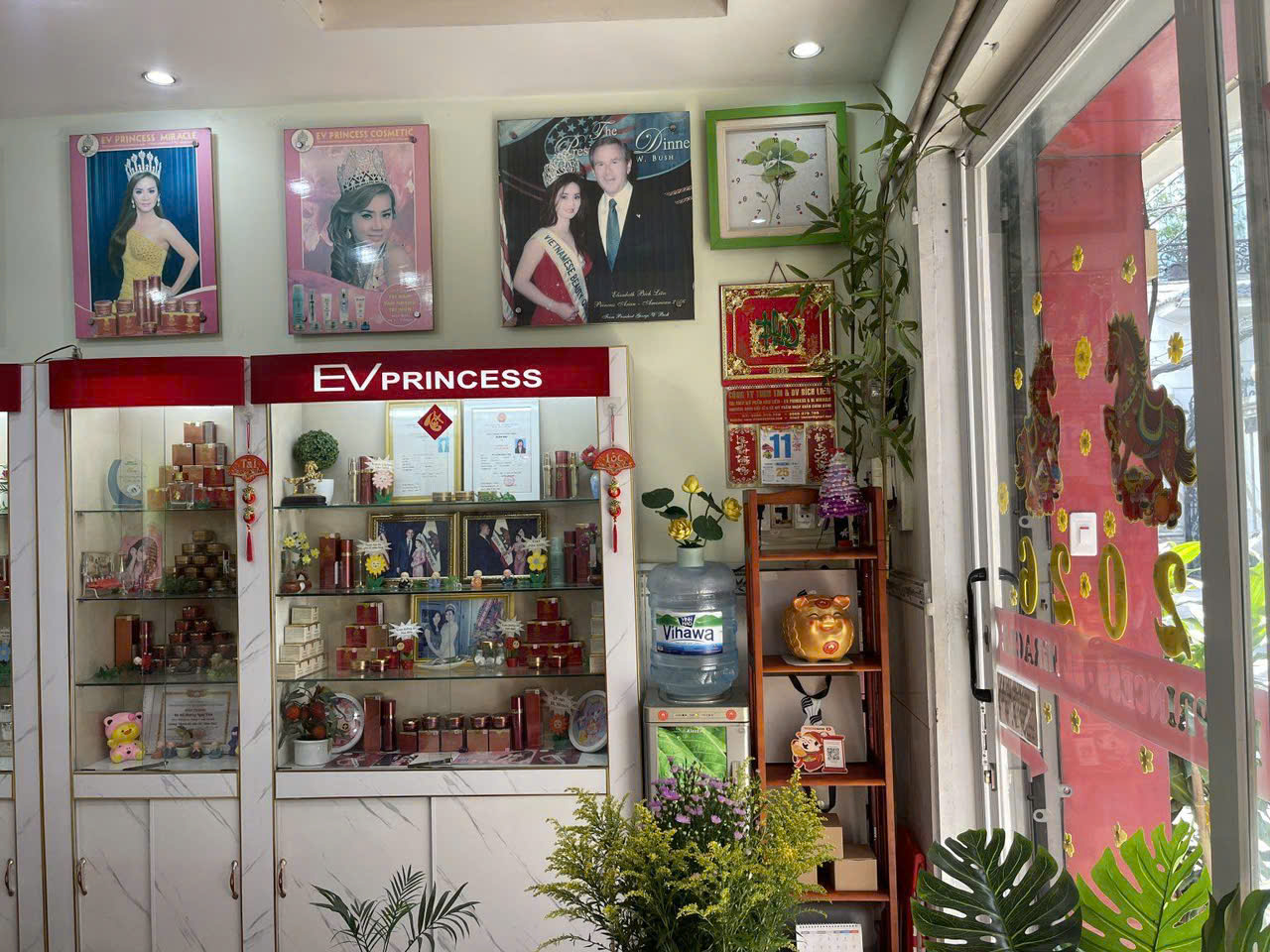 Tân Bình ! MB ĐẸP LẮM, SANG MB GIÁ RẺ Thích hợp Kinh doanh Nail Room , Spa , Salon , Shop , Cafe ( Sạch Đẹp ) Tel : 0906919759 ( chính chủ )