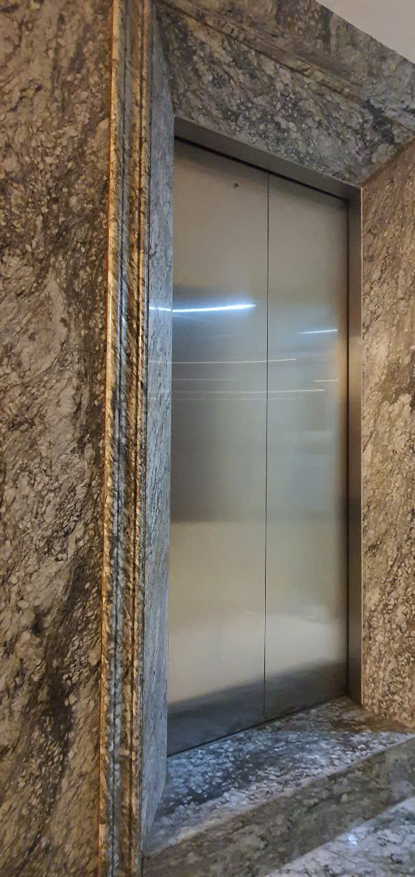 Mình cho thuê nhà đẹp, căn góc, Nguyễn Thị Định, 94m2x 4T vỉa hè 30 Tr