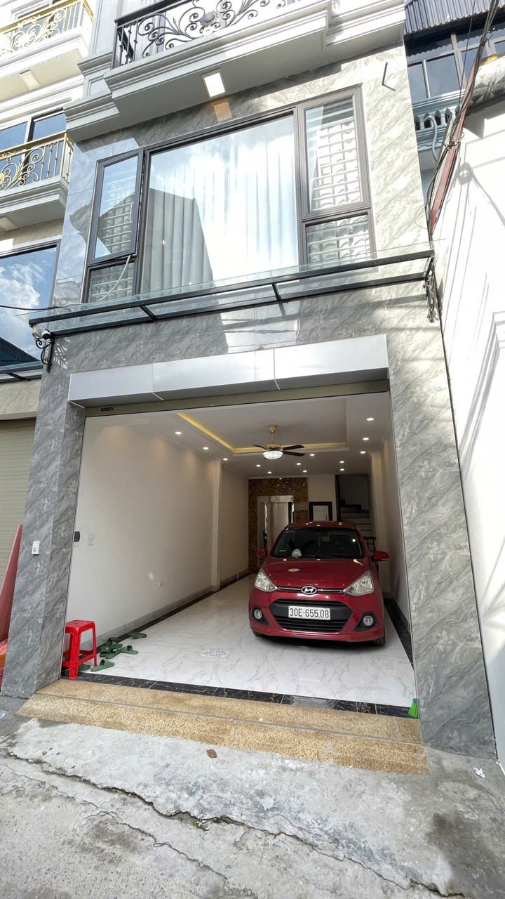 Bán Nhà Nguyễn Văn Linh 45m² × 6T × MT 4.1m – 10.8 Tỷ – Long Biên – Ô Tô – Kinh Doanh – Thang Máy
???? NGÕ THÔNG Ô TÔ – NHÀ MỚI 6 TẦNG THANG MÁY – GARA – FULL NỘI THẤT ????