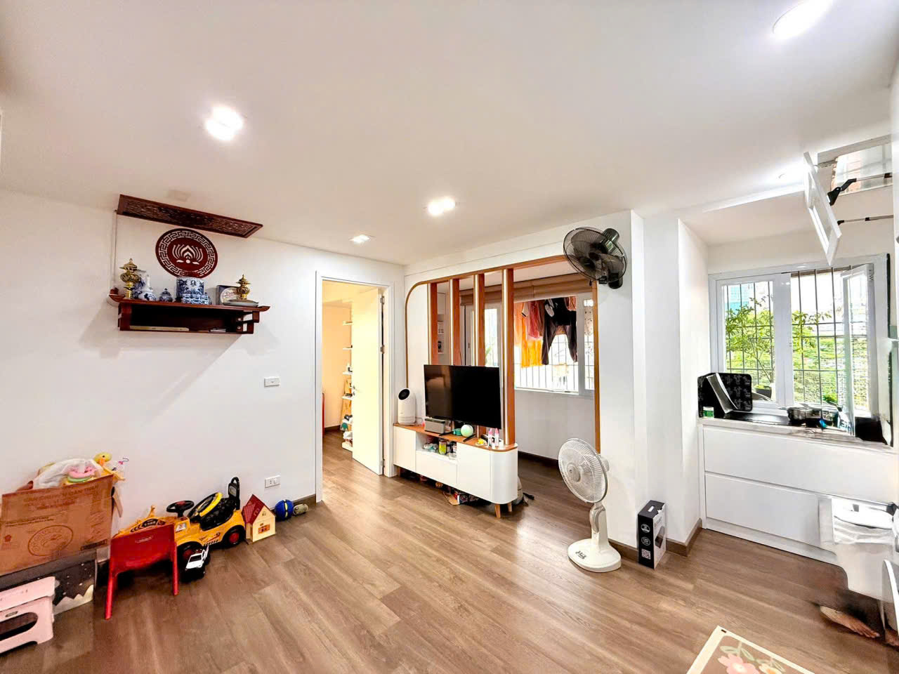 PHƯƠNG MAI - NHÀ ĐẸP  - LÔ GÓC 2 THOÁNG - VIEW SÂN CHƠI - 2 NGỦ, 50 m , tầng 5, mt 4 m, giá 3.5 tỷ