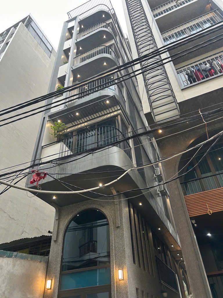 BÁN GẤP NHÀ 8 TẦNG MIẾU ĐẦM – VỈA HÈ KINH DOANH – Ô TÔ ĐỖ CỬA – LÔ GÓC – THANG MÁY – FULL TIỆN NGHI