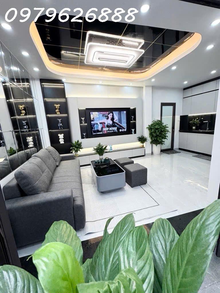 Nhà đẹp trung tâm Đống Đa – 33m² x 5T, lô góc, mặt tiền 6m, full nội thất – giá chỉ 7_65 tỷ!