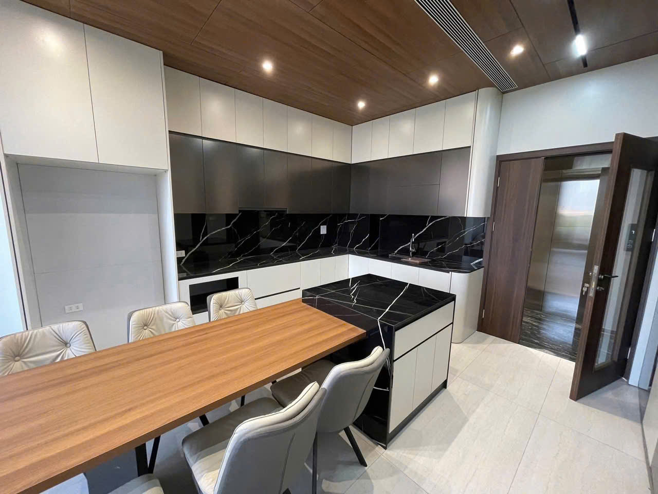 ĐẤT ĐẤU GIÁ CỰ KHỐI – VỈA HÈ – Ô TÔ TRÁNH – HẠ TẦNG ĐỒNG BỘ – AN SINH ĐỈNH ????

???? Cự Khối – 57m² – MT 5.1m – 16.2 tỷ – Long Biên