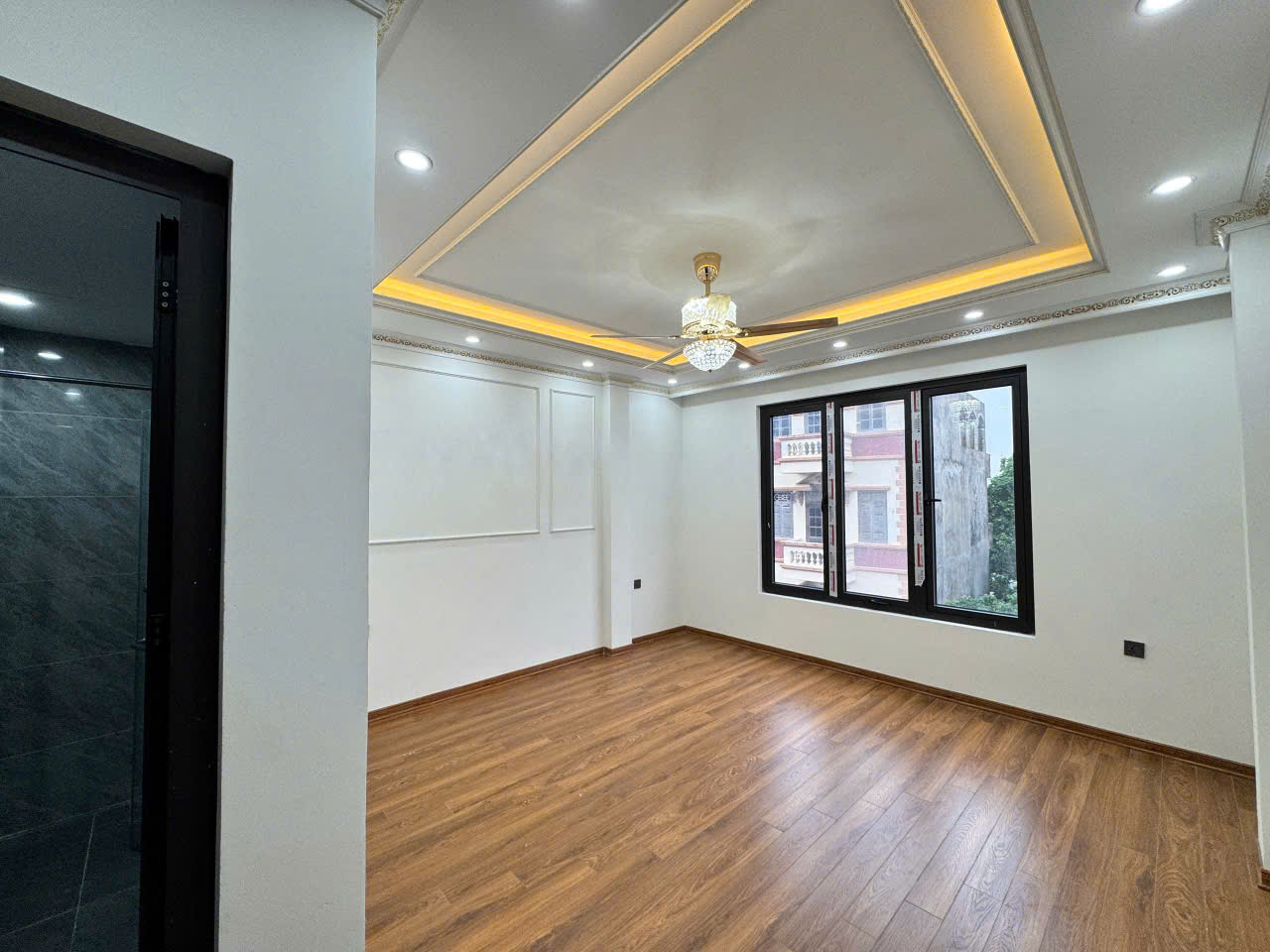 BÁN NHÀ MẶT PHỐ THANH AM – NỞ HẬU – THANG MÁY – KINH DOANH ĐỈNH – GIÁ MẶT NGÕ ????

???? Thanh Am – 68m² – 6 tầng – MT 4.4m – 17.5 tỷ – Long Biên