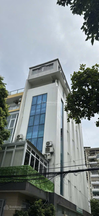 Cho thuê văn phòng 110 mét tại tầng 1 số nhà 38 ngõ 110 Trung Kính, Yên Hòa, Hà Nội.