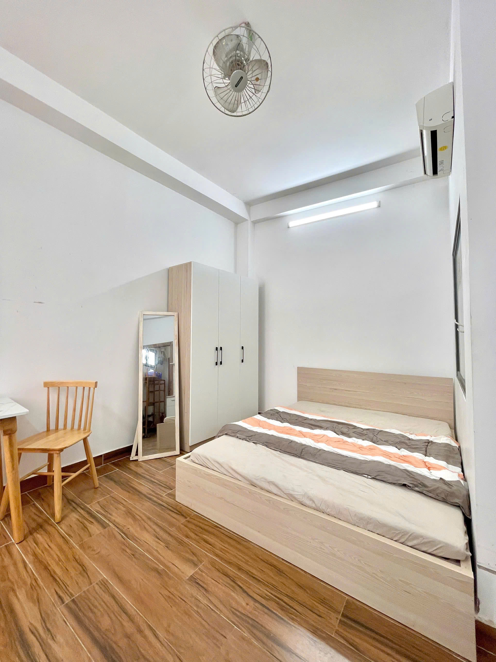 CHO THUÊ MINI STUDIO 25M² RỘNG RÃI – NGAY TRUNG TÂM QUẬN 3 – HẺM XE HƠI CMT8