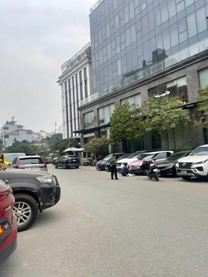 SIÊU PHẨM MỚI KÍNH COONG GIỮA LÒNG BA ĐÌNH- QUÁN THÁNH– NGÕ THÔNG – 2 Ô TÔ TRÁNH – THANG MÁY XỊN – CHỈ 9.7 TỶ