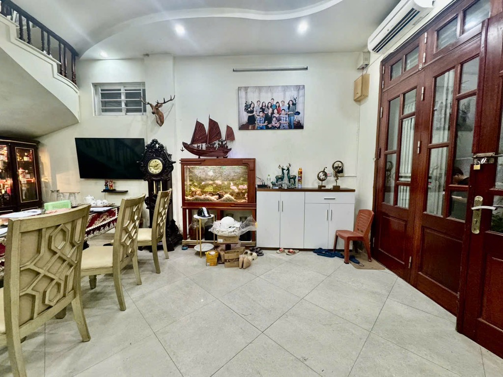 NHÀ CHỦ TỰ XÂY CHẮC CHẮN KHÁCH VỀ Ở NGAY - NHÀ 4 TẦNG LÔ GÓC 15 M RA MẶT PHỐ - KINH DOANH NHỎ QUÁ ĐẸP.