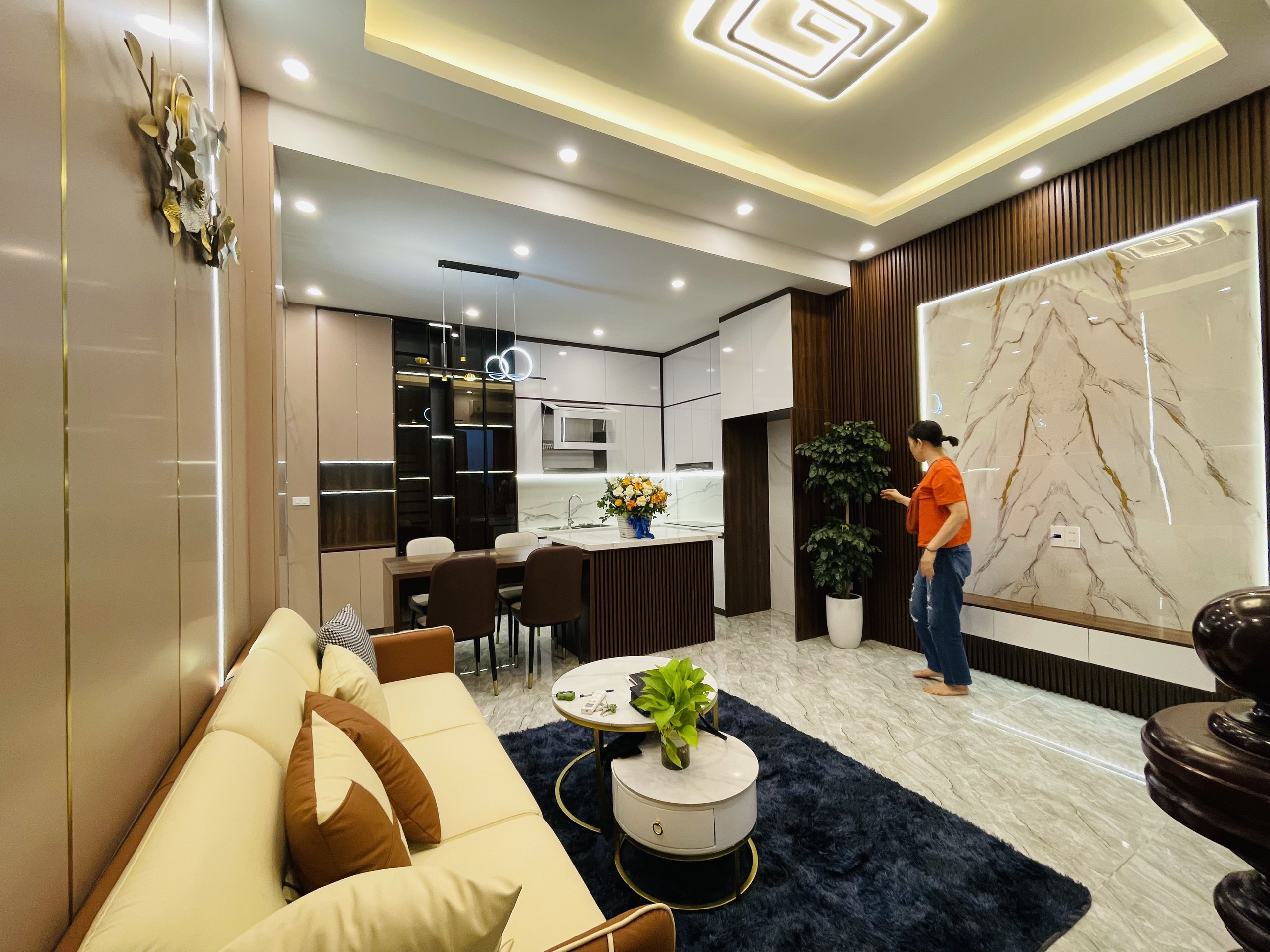 Bán Nhà VIP Hai Bà Trưng, 45M2,10 tỷ,nội thất siêu đẹp.tiện ích miễn chê.