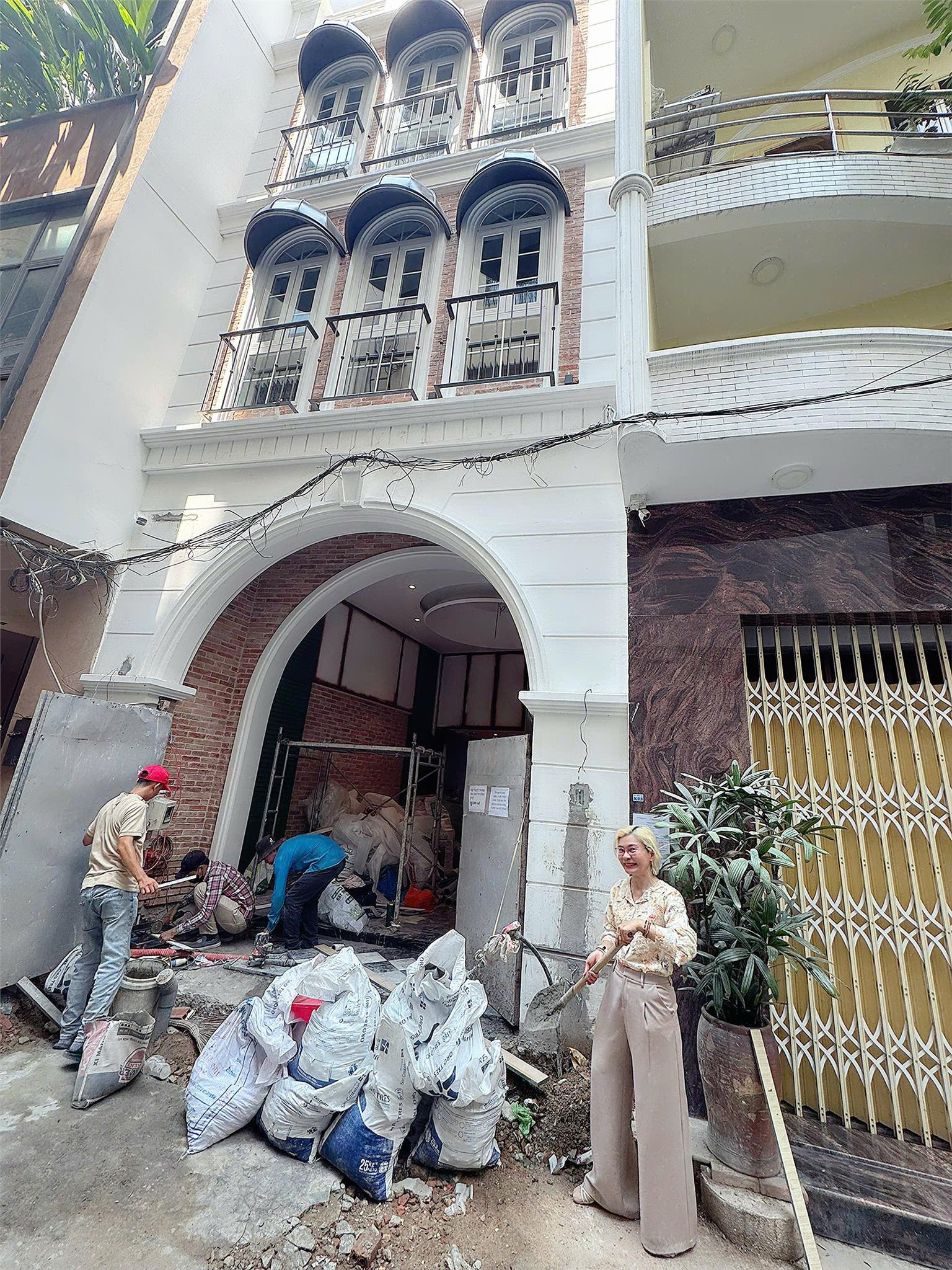 CHỦ NHÀ DỄ THƯƠNG CẦN BÁN NHÀ MẶT TIỀN HẺM XE HƠI, ĐƯỜNG THỦ KHOA HUÂN, QUẬN 1 - 100M2 CHỈ 29 TỶ - GIANG GIANG: 093.86.76.685