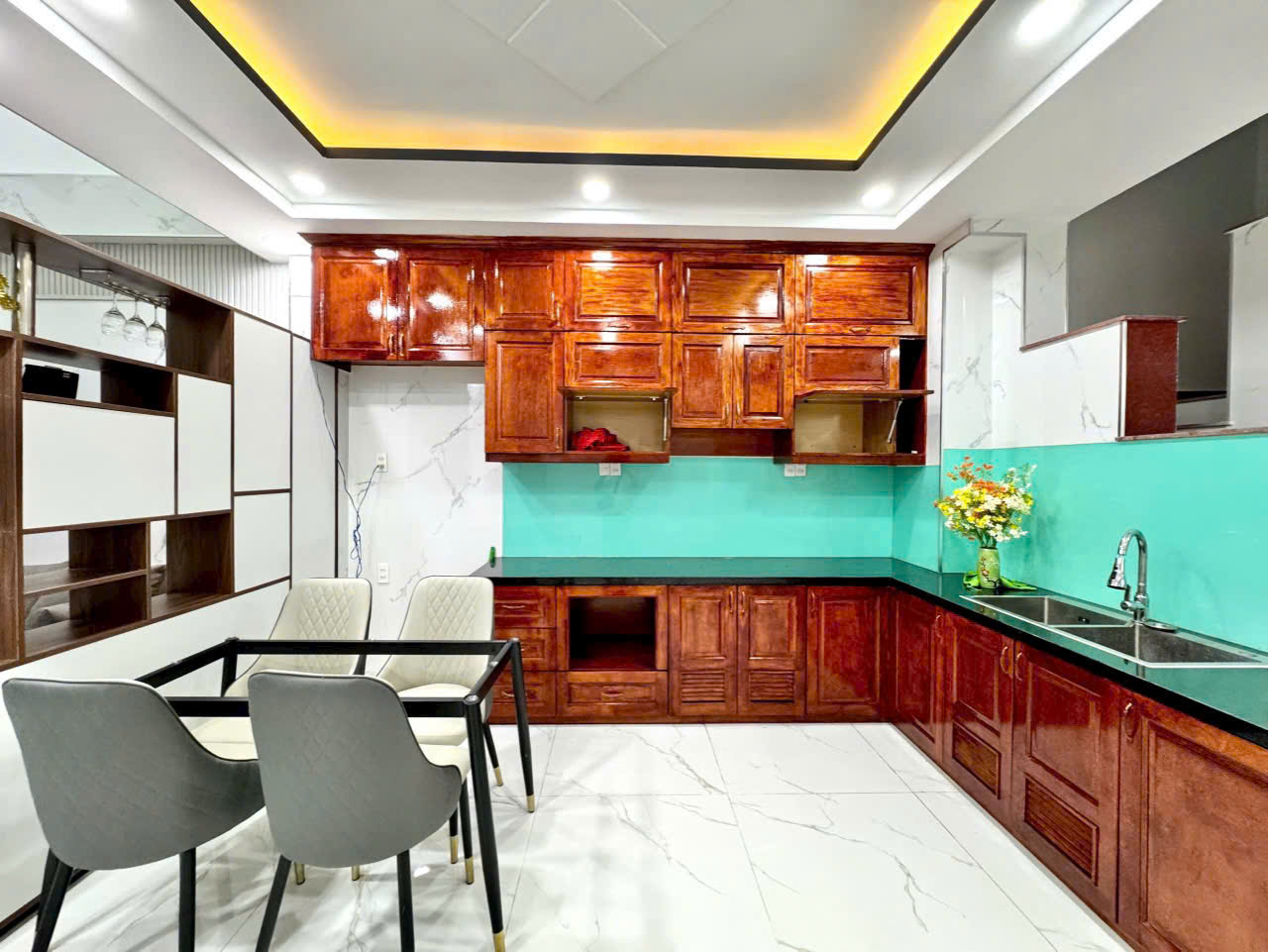 Biệt thự 5 lầu – hẻm 6m khu cao cấp Bạch Đằng, Tân Bình – cho thuê 40tr/th – giá 11.9 tỷ TL