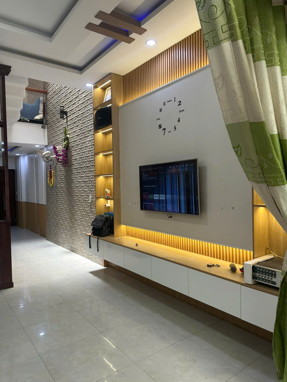 CHO THUÊ NHÀ FULL NỘI THẤT – 3 PHÒNG NGỦ – GARA Ô TÔ – CÁCH BIỂN CHỈ 5 PHÚT – HÒA MINH, LIÊN CHIỂU, ĐÀ NẴNG