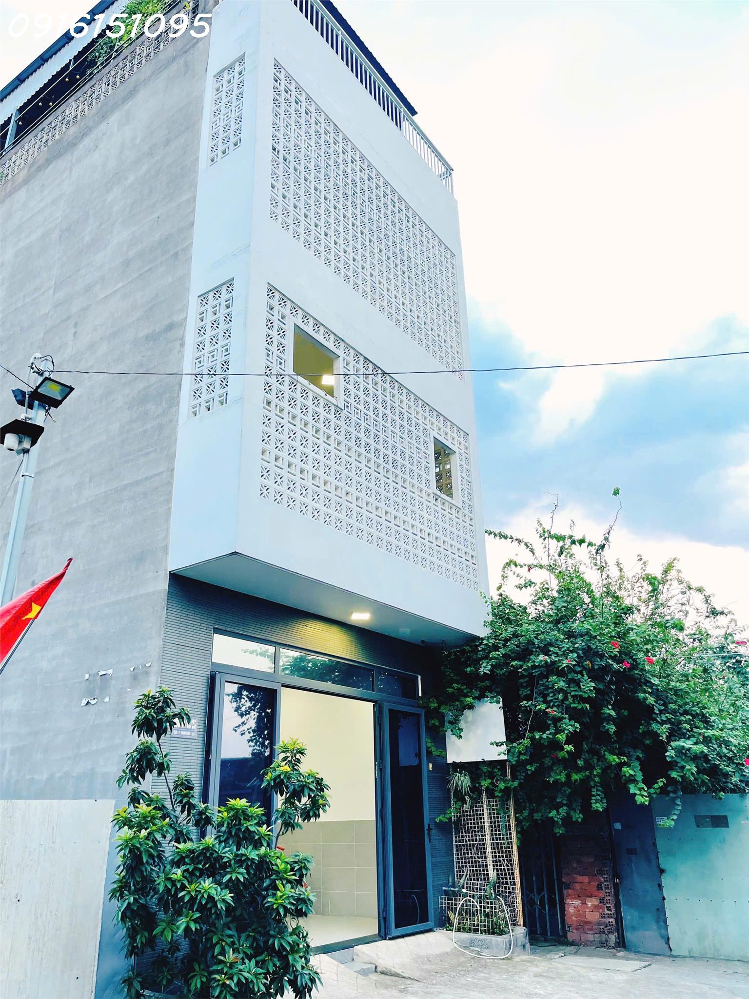 Cho thuê nhà nguyên căn, 1 trệt 2 lầu 1 sân thượng 80m2