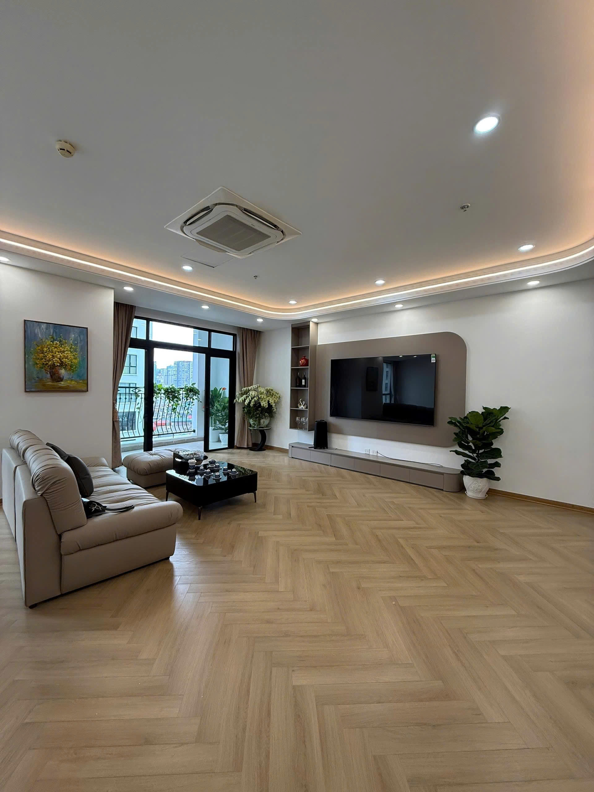 Khu đô thị Royal City đa tiện ích quần thể rộng bậc nhất Thanh Xuân , Hà Nội , bán căn 3PN