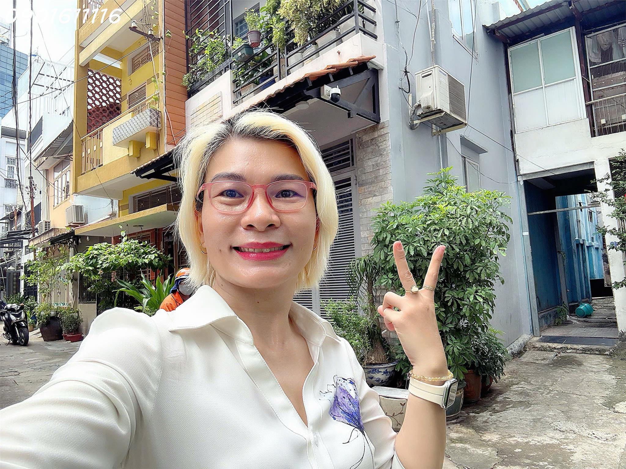 BÁN ĐẤT TẶNG NHÀ 2 TẦNG - MẶT TIỀN Đ. PHAN TÔN, QUẬN 1