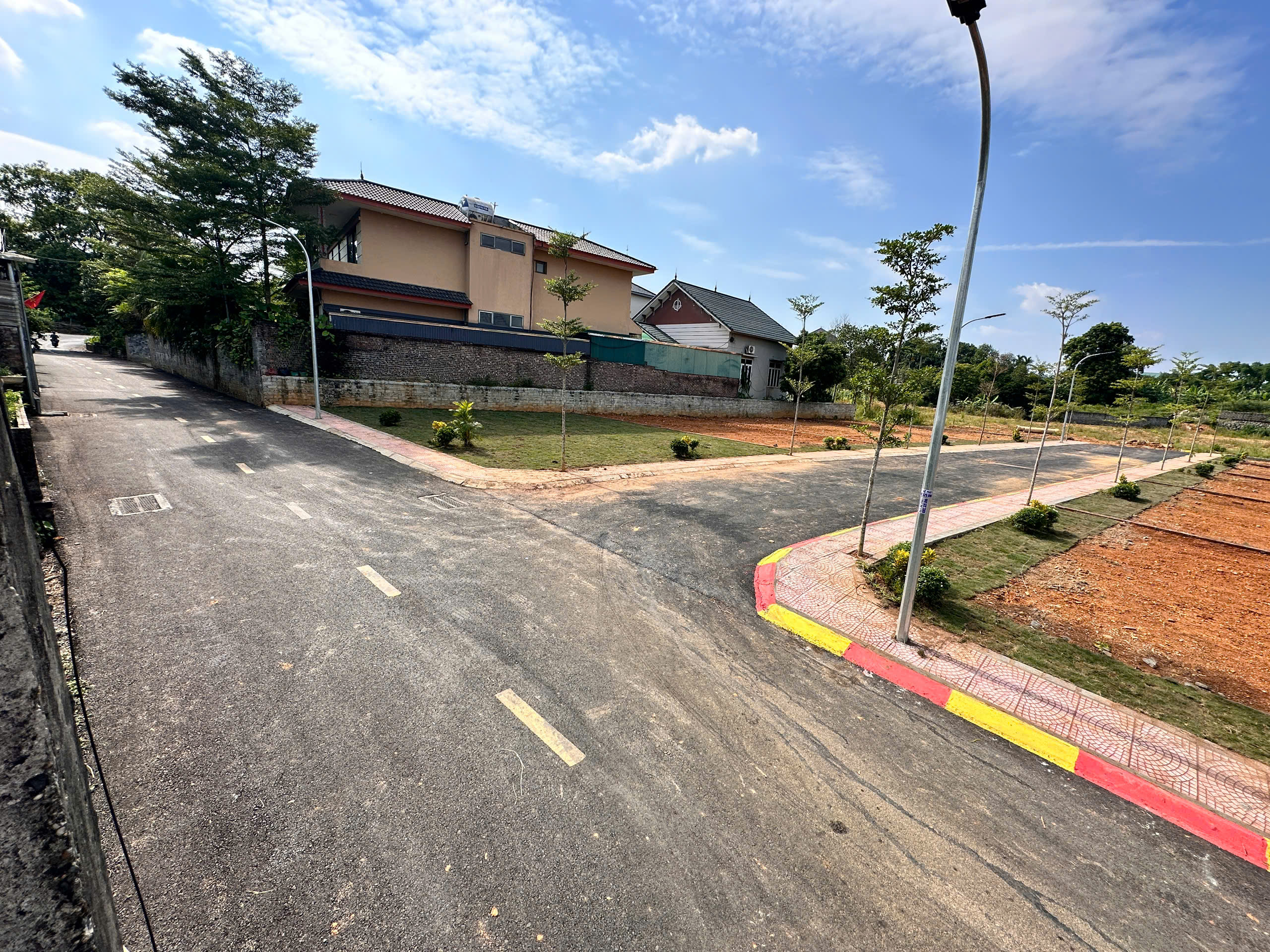 Dành cho các phụ huynh có con đang học ở ĐHQG Hòa Lạc muốn tìm đất sát đại học, ga Metro để  xây nhà trọ, chung cư mini.