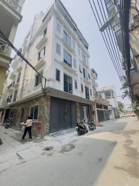 LÔ GÓC - Ô TÔ TRÁNH - 6 TẦNG THANG MÁY  - FULL NỘI THẤT - Ở HAY CHO THUÊ ĐỀU ĐỈNH.