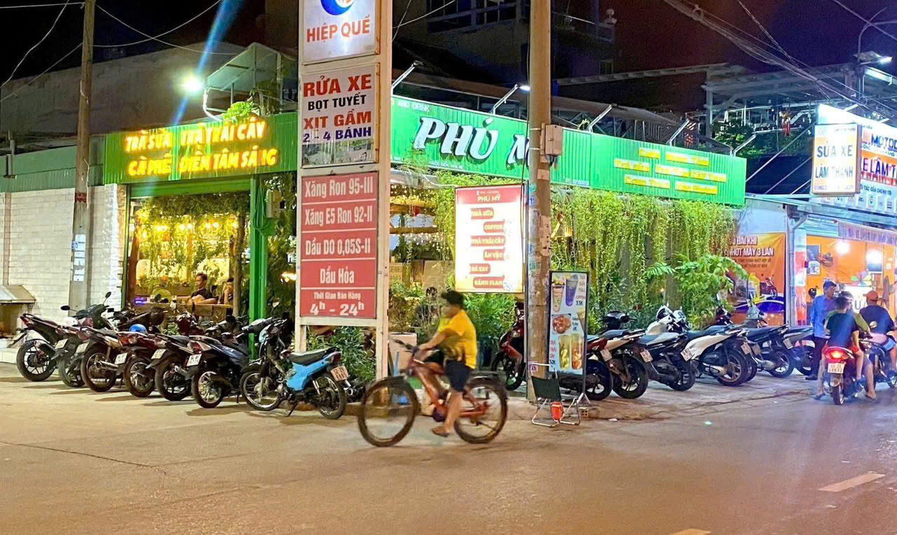 Nhà Bè ! QUÁN CAFÉ ĐẸP LẮM ! SANG RẺ CHỈ 180 tr QUÁN CAFE GÓC 2 MT : 10m x 25m, Liên hệ: 0973508530 ( chính chủ )