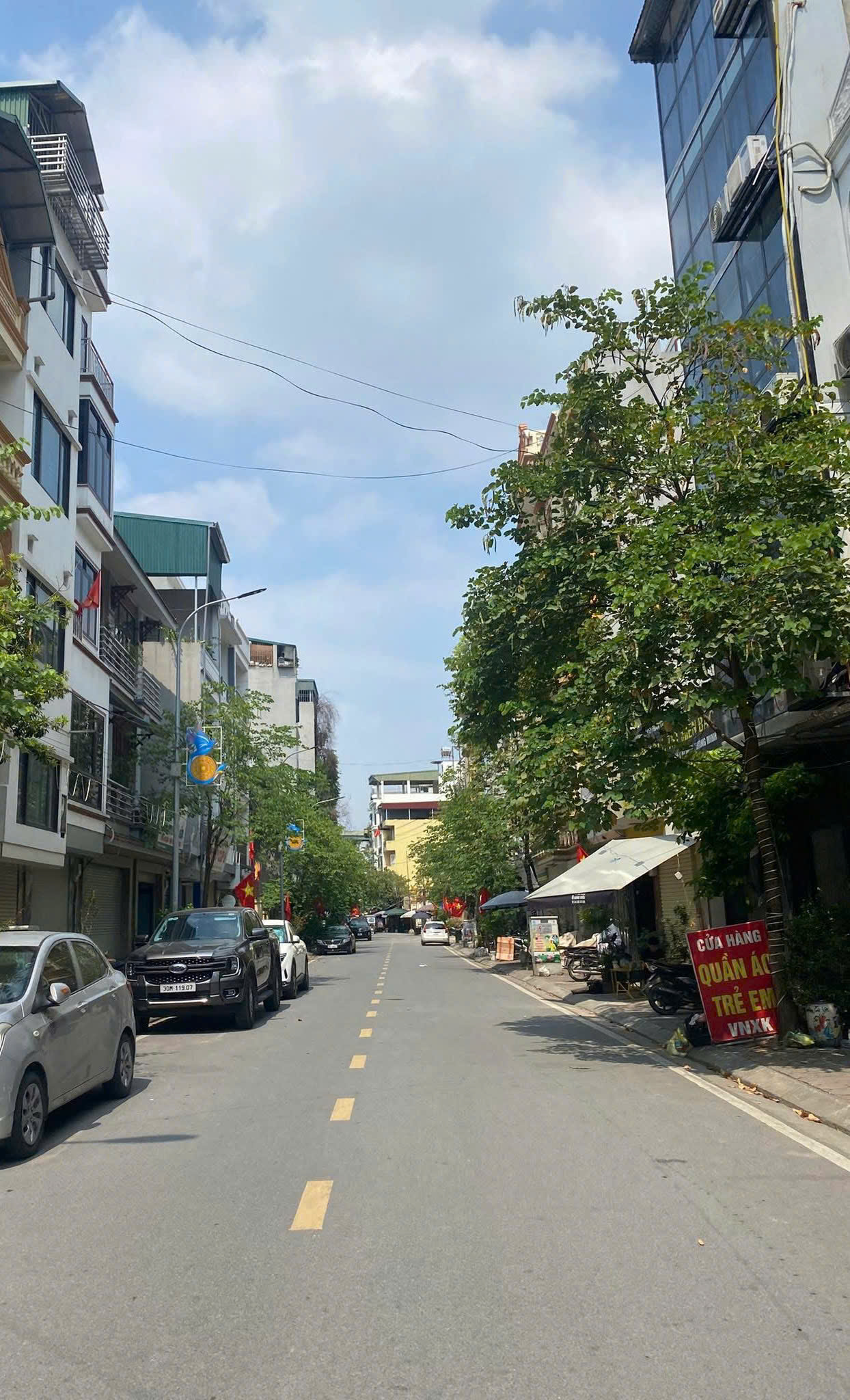 Chốt Nhanh Siêu Phẩm Cầu Giấy – Lô Góc, 5 Tầng, Trước Nhà Thoáng Vô Địch!