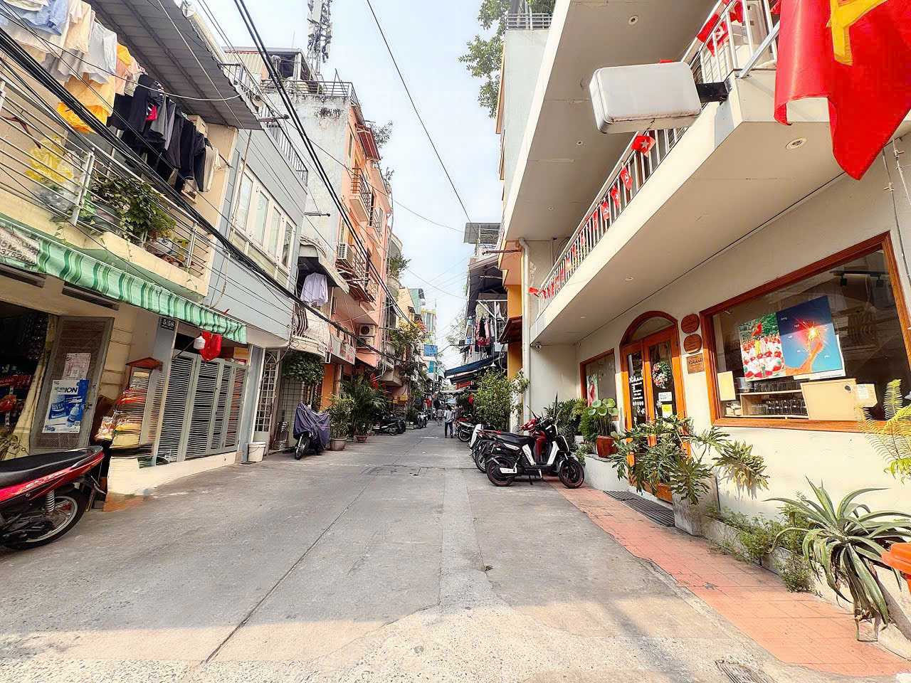 CHÍNH CHỦ BÁN NHÀ 2 TẦNG HXH Đ.NGUYỄN TRUNG NGẠN NGAY GÓC LÊ DUẨN, P.BÊN NGHÉ, QUẬN 1 - DT DỆP 7,6M*17M VUÔNG VỨC - 0938676685 GIANG GIANG