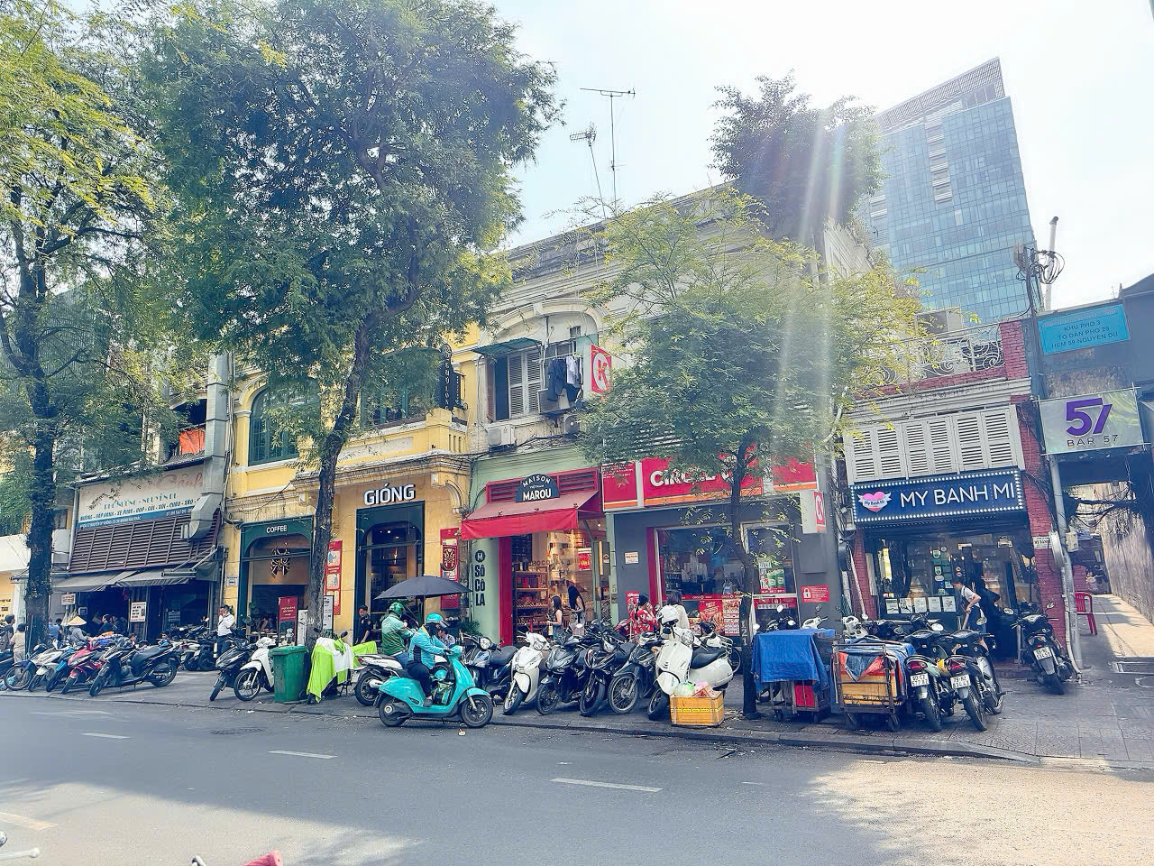 BÁN NHÀ 2 TẦNG MẶT TIỀN KD Đ.NGUYỄN DU , BÊN NGHÉ, QUẬN 1 - DT 4M*15M - HDT ĐỀU 1,1 TỶ/ NĂM - CHỦ 1 ĐỜI XƯA 0938676685 GIANG GIANG