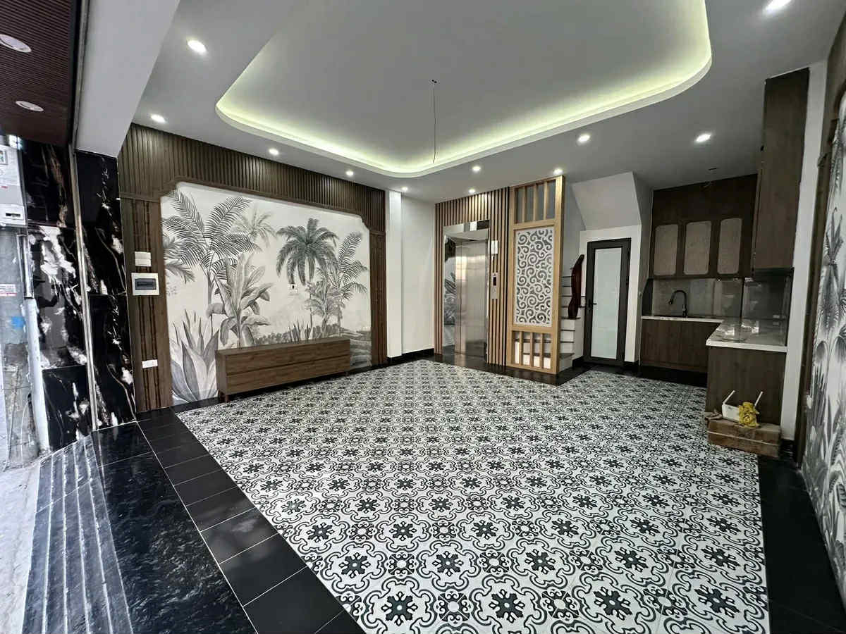 BÁN GẤP NHÀ PHỐ VIỆT HƯNG 41M2 LÔ GÓC 6 TẦNG, Ô TÔ VÀO NHÀ, NGÕ THÔNG 8.X TỶ