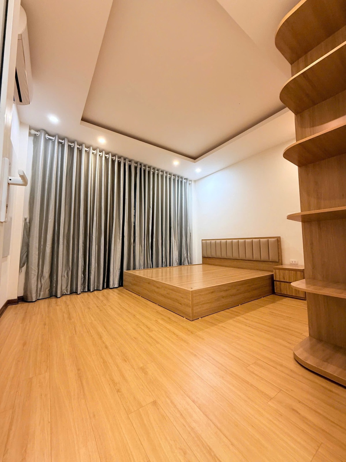 BÁN NHÀ NGỌC THỤY – LONG BIÊN 4 TẦNG - OTO ĐỖ CỬA - NGÕ RỘNG,  LO GÓC - NỞ HẬU TÀI LỘC - 8.6 TỶ