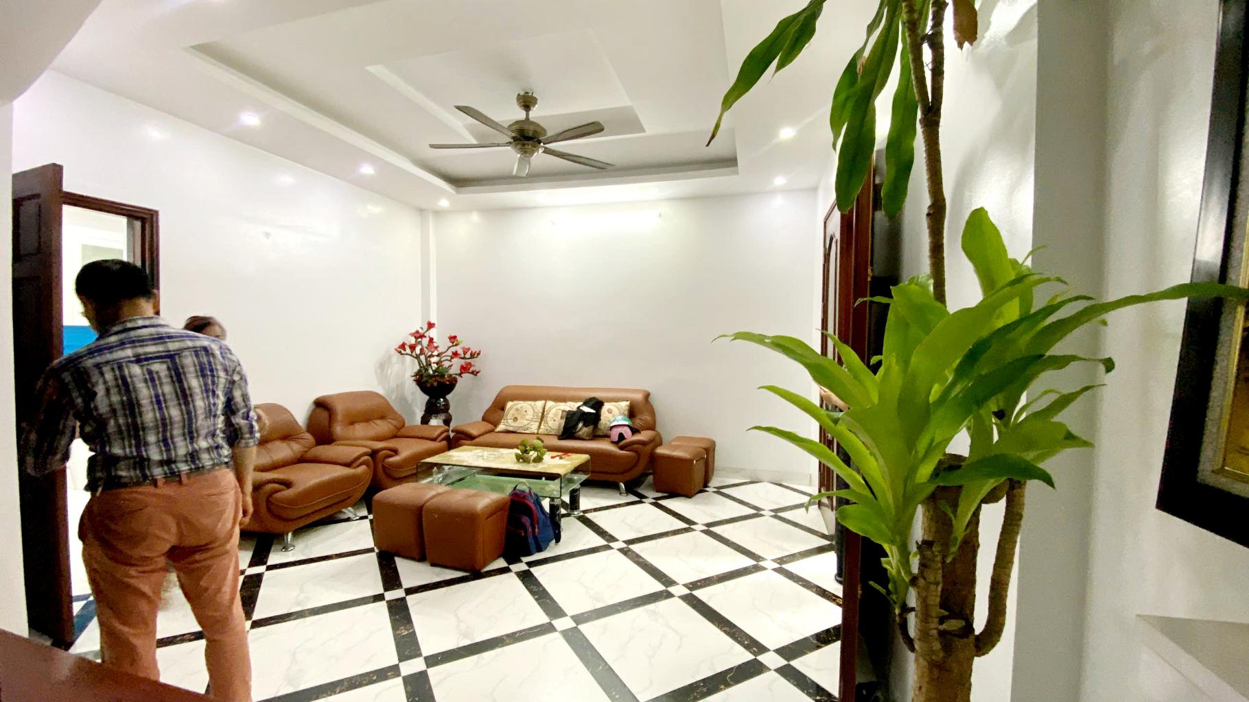 15/06 hạ chào 200 triệu giá mới 8.2 tỷ

NHÀ ĐẸP Ở NGAY_ SÁT OTO _ 2 THOÁNG TRƯỚC SAU