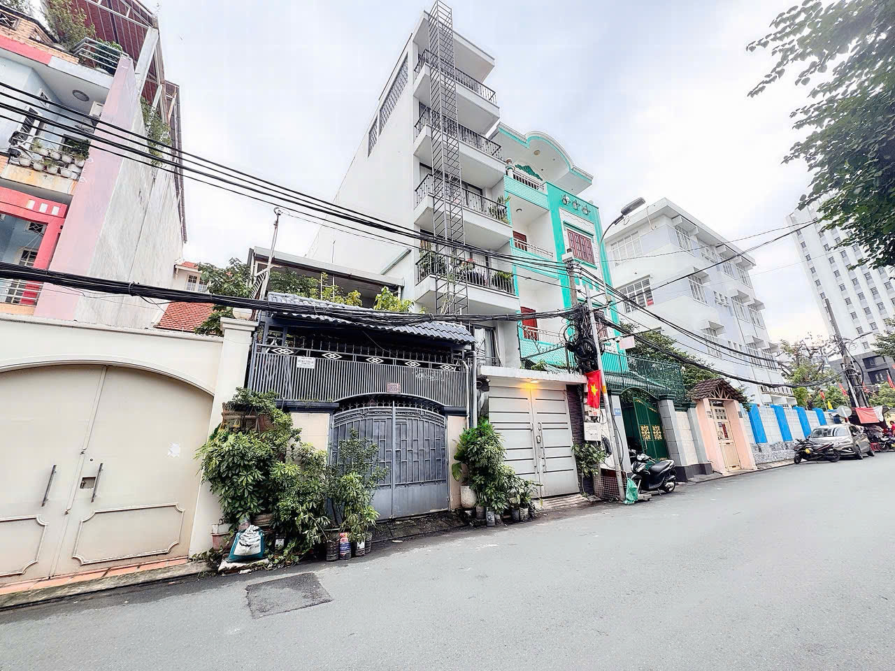 HIẾM BÁN NGANG 6,8M*16M - HXH 10M Đ.NGUYỄN TRÃI, QUẬN 1 - VỊ TRÍ SIÊU VIP NGAY BỘ CÔNG AN - KHÔNG CÓ CĂN THỨ 2 SO SÁNH