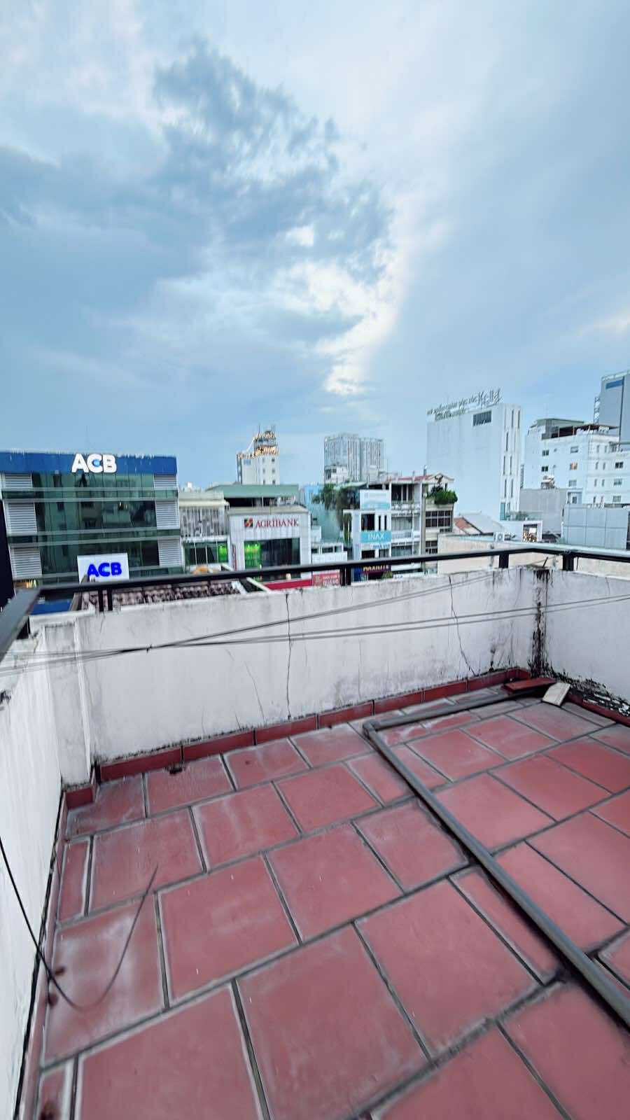 BÁN NHÀ MT TRƯỜNG SA - P.2 - PN - 52M2 ( 3.5X 12M ) - 4 TẦNG - 3 PN - DT 35 TR - CHỈ 15.X