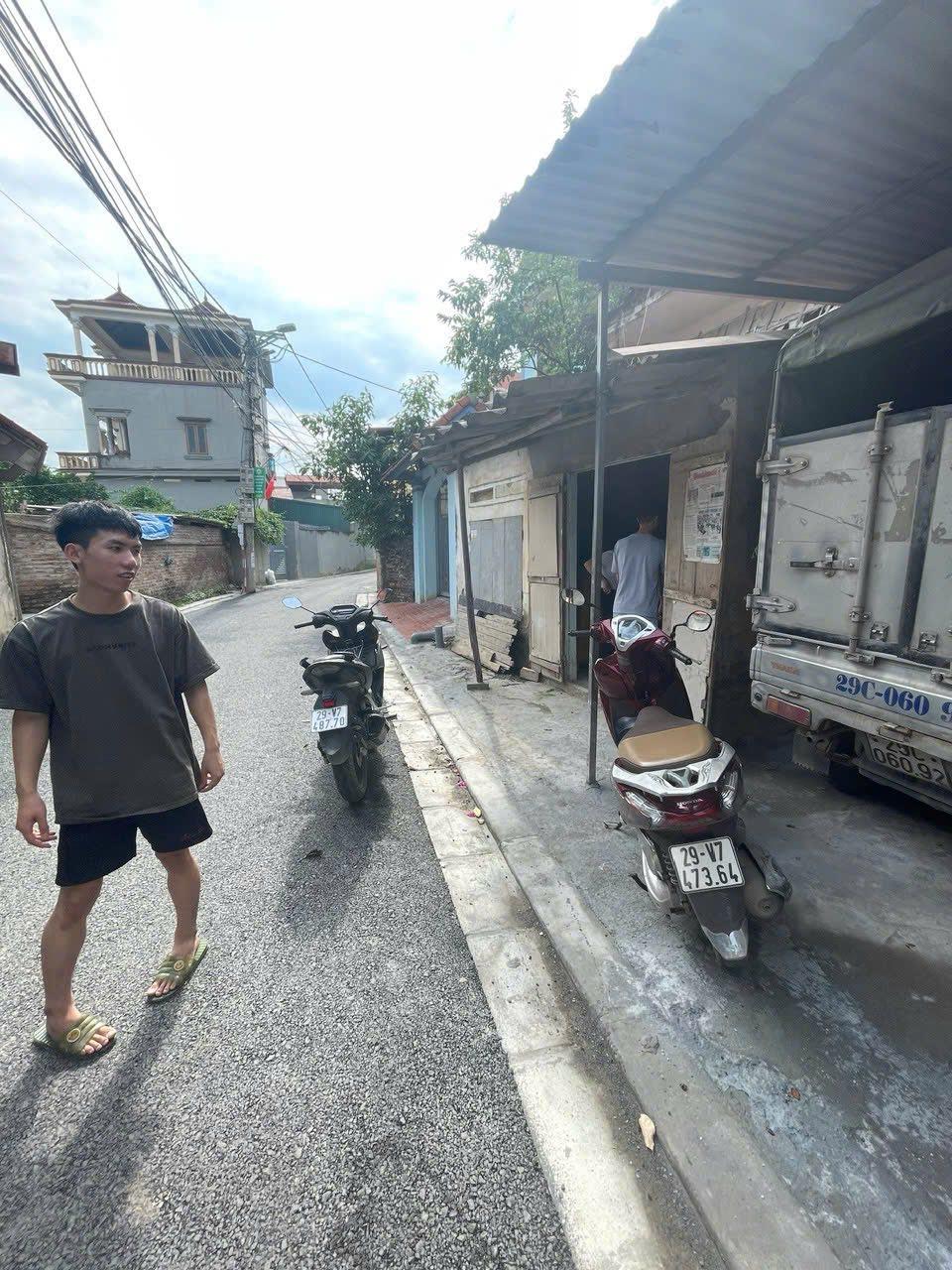 ĐẤT THỔ CƯ CẤN HỮU QUỐC OAI - HN
PHÂN LÔ - MẶT ĐƯỜNG THÔNG 3Ô TÔ TRÁNH - DÂN CƯ ĐÔNG ĐÚC 
KINH DOANH TỐT.