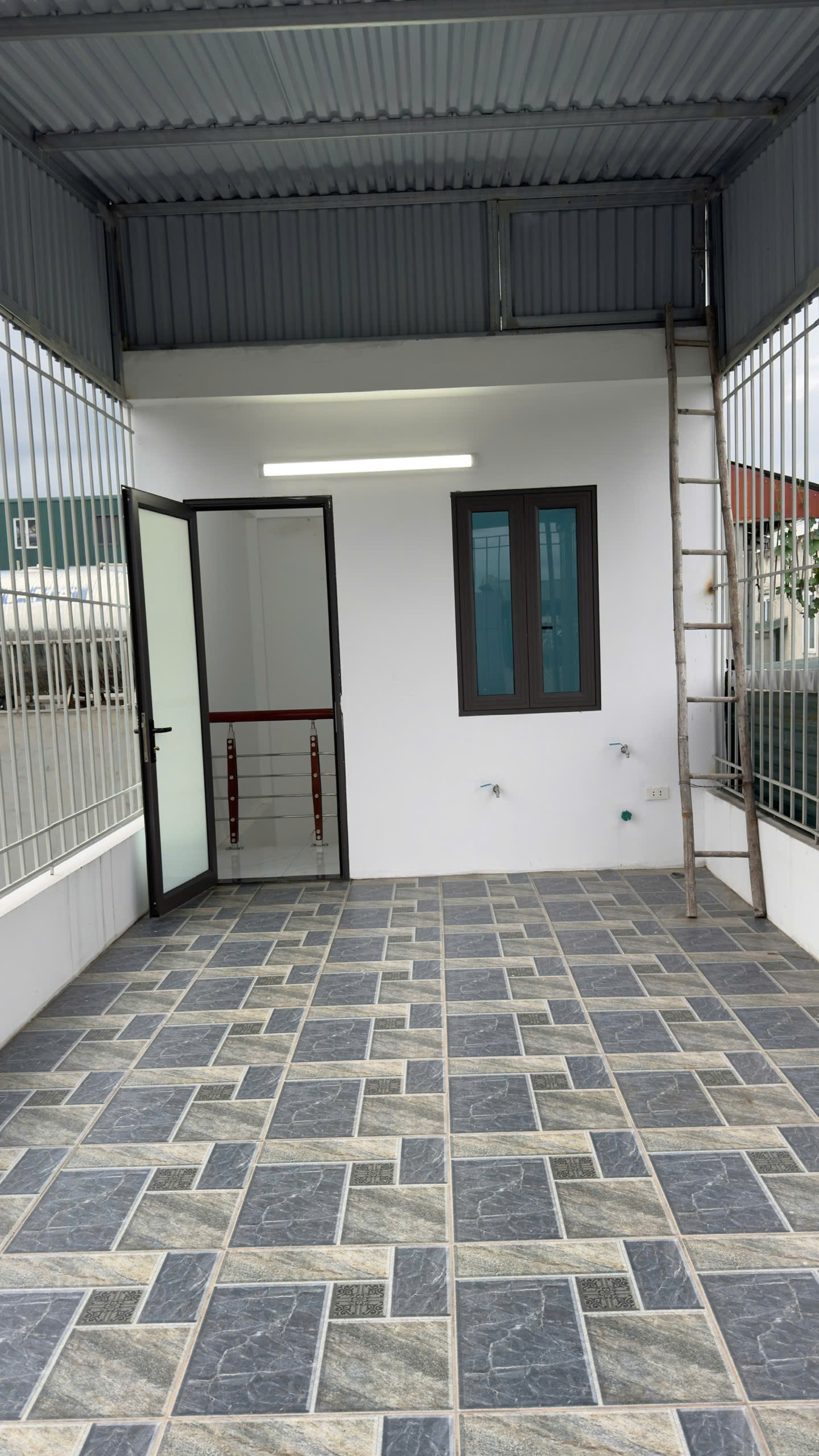 CHÍNH CHỦ CẦN BÁN NHÀ 5 TẦNG TẠI PHƯỜNG VĨNH HƯNG, QUẬN HOÀNG MAI, HÀ NỘI