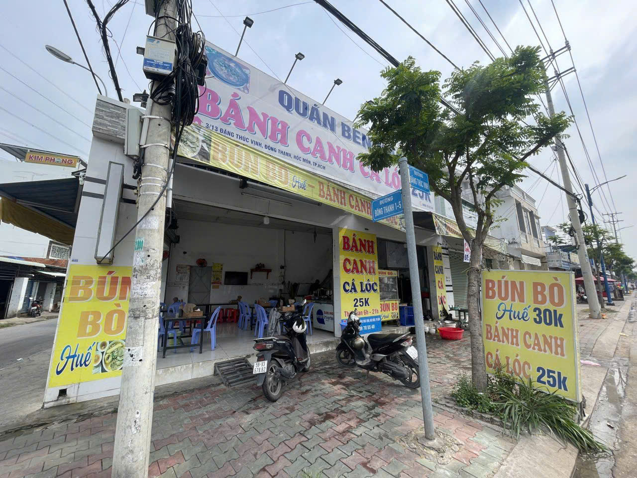Hóc Môn ! SANG RẺ QUÁN BÁNH CANH CÁ LÓC – BÚN BÒ HUẾ , Góc 2 MT , DT : 12m  x 12m , MT đường lớn Đặng Thúc Vịnh, Tel  : 0909705548 ( Chính chủ )