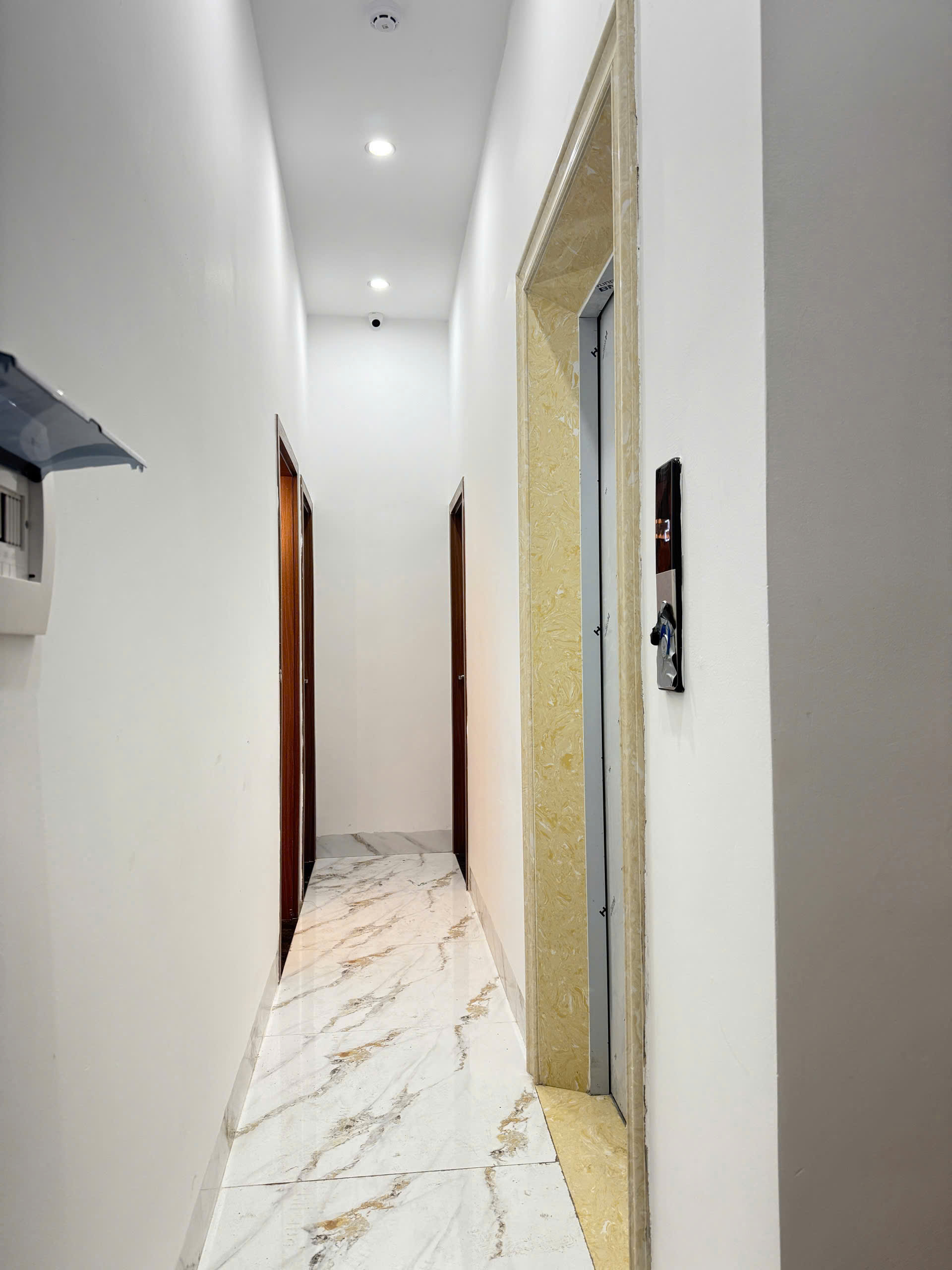 Bán nhà phố Lý Thái Tổ Hoàn Kiếm 5 tầng 34m2