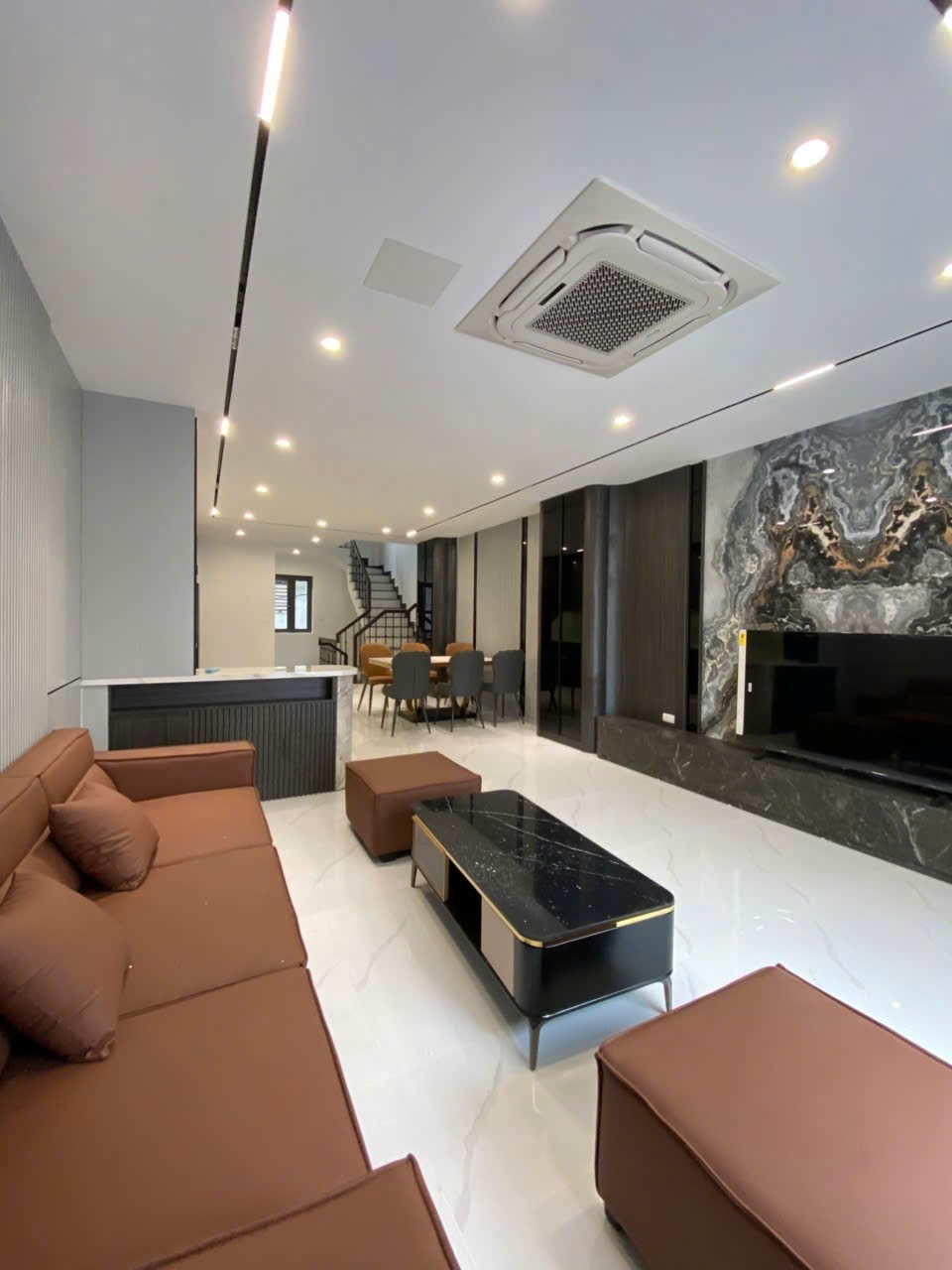 SIÊU PHẨM NHÀ 6 TẦNG THANG MÁY – NGỌC THỤY, LONG BIÊN – GIÁ CHỈ 13.9 TỶ!