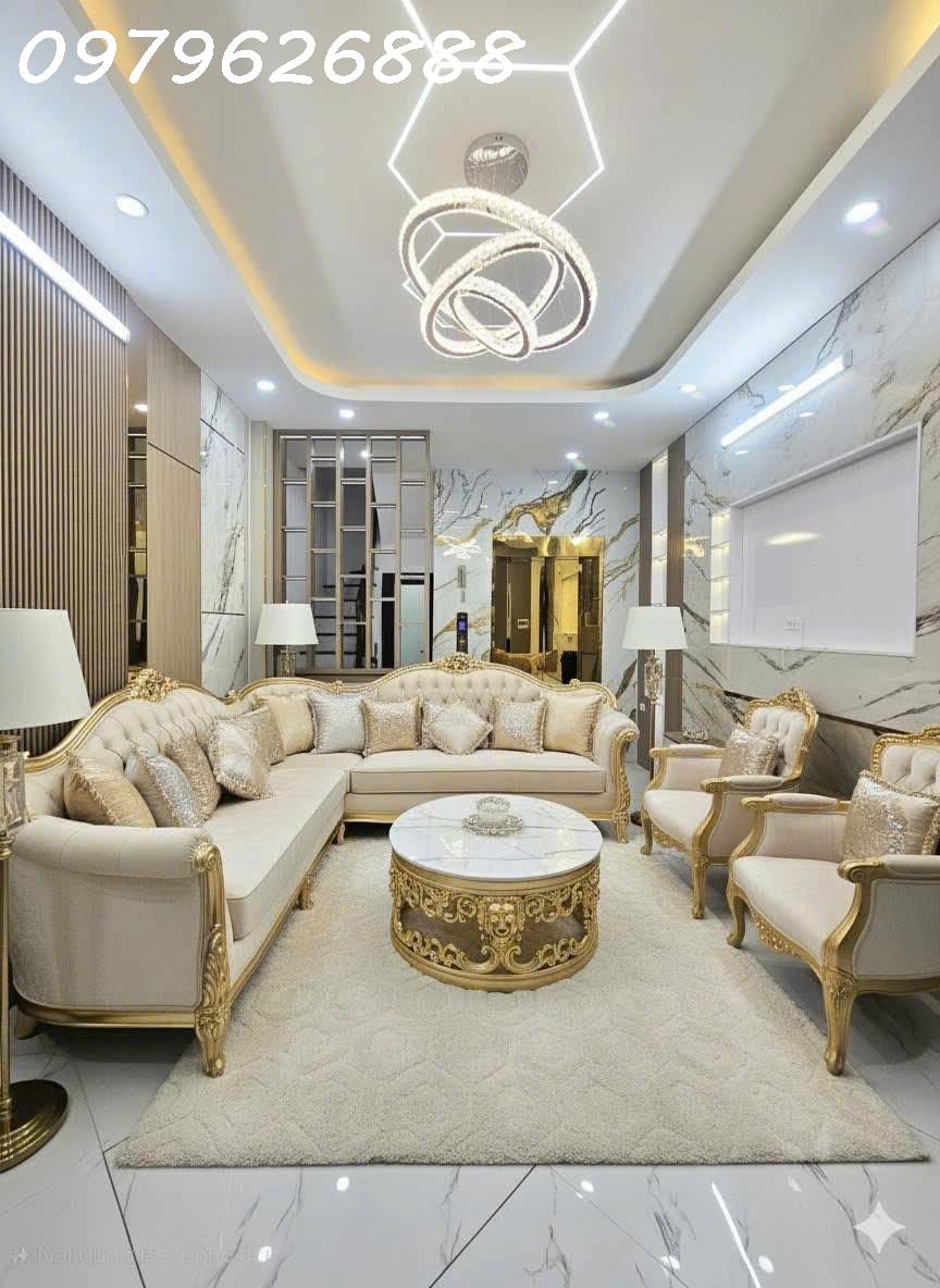 SIÊU PHẨM NHÀ PHỐ HOÀNG QUỐC VIỆT. FULL NỘI THẤT CAO CẤP, THANG MÁY,  Ô TÔ VÀO NHÀ. CHỈ VIỆC XÁCH VALI VỀ Ở NGAY. 30x5T