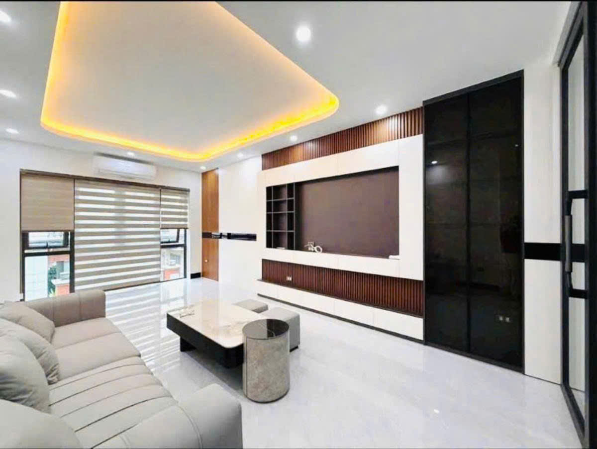 Bán nhà Nguyễn Văn Linh 35m 6 tầng kinh doanh ô tô tránh nhỉnh 11 tỷ