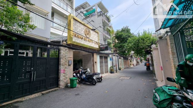 Bán nhà hẻm 236 Điện Biên Phủ thông Nguyễn Cửu Vân P17 bình thạnh 8.8m x 30m CN 170m2 giá 28,5 tỷ
