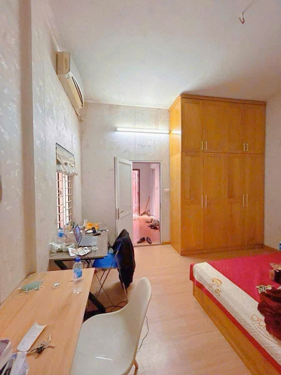 Ngõ Lệnh Cư 25m2 4 tầng giá 6.7 tỷ Đống Đa