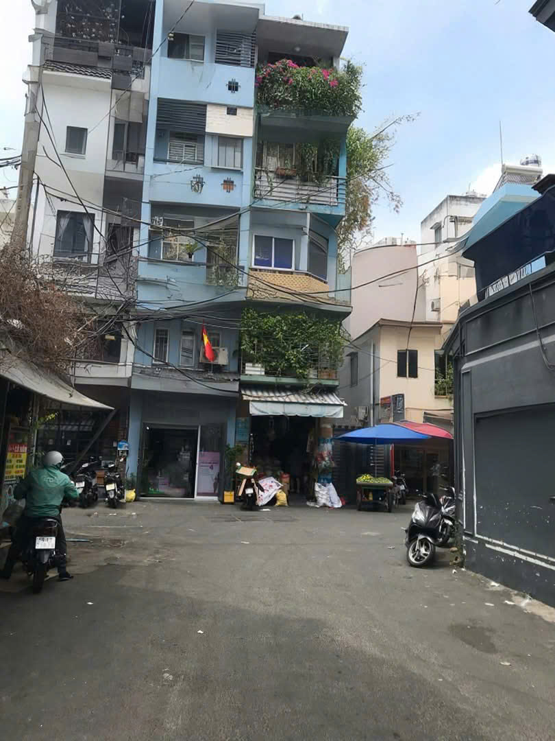 BÁN NHÀ QUẬN 1 - ĐƯỜNG NGUYỄN TRÃI - KHU BUÔN BÁN SẦM UẤT