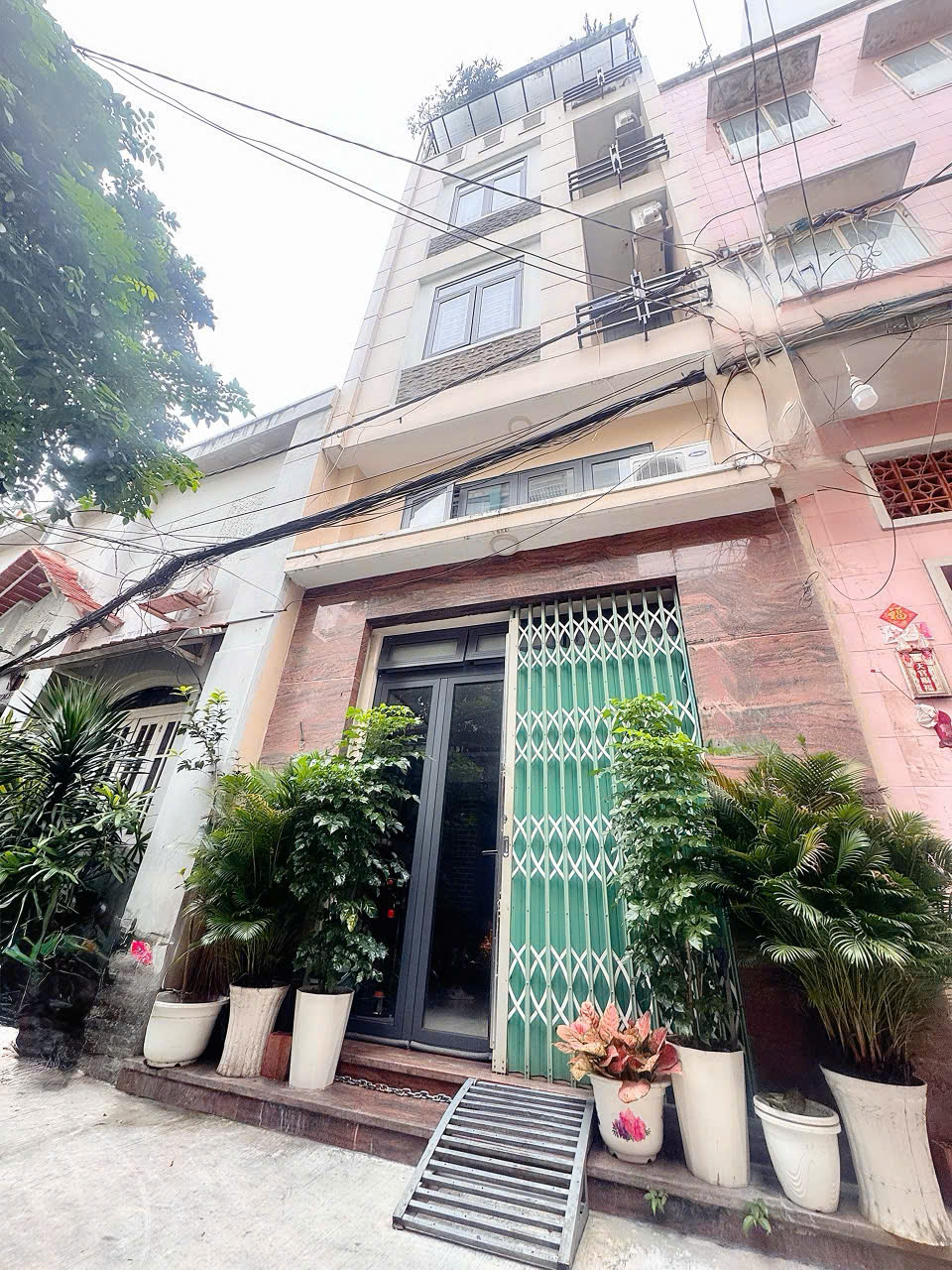 BÁN NHÀ 5 TẦNG HXH Đ.CÔ BẮC, QUẬN 1 - DT 4M*11M VUÔNG ĐẸP - CHỈ CÁCH 1 CĂN NHÌN RA MT - HIẾM NHÀ BÁN - CHÍNH CHỦ 0938676685 GIANG GIANG