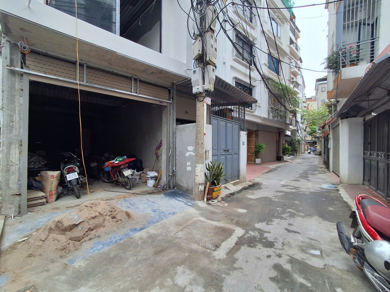 CHÍNH CHỦ GỬI BÁN NHÀ BỒ ĐỀ – LONG BIÊN SIÊU PHẨM 6 TẦNG – THANG MÁY NHẬP – Ô TÔ TRÁNH – KINH DOANH
Diện tích 59m², MT 3.9m, giá 18.2 tỷ.